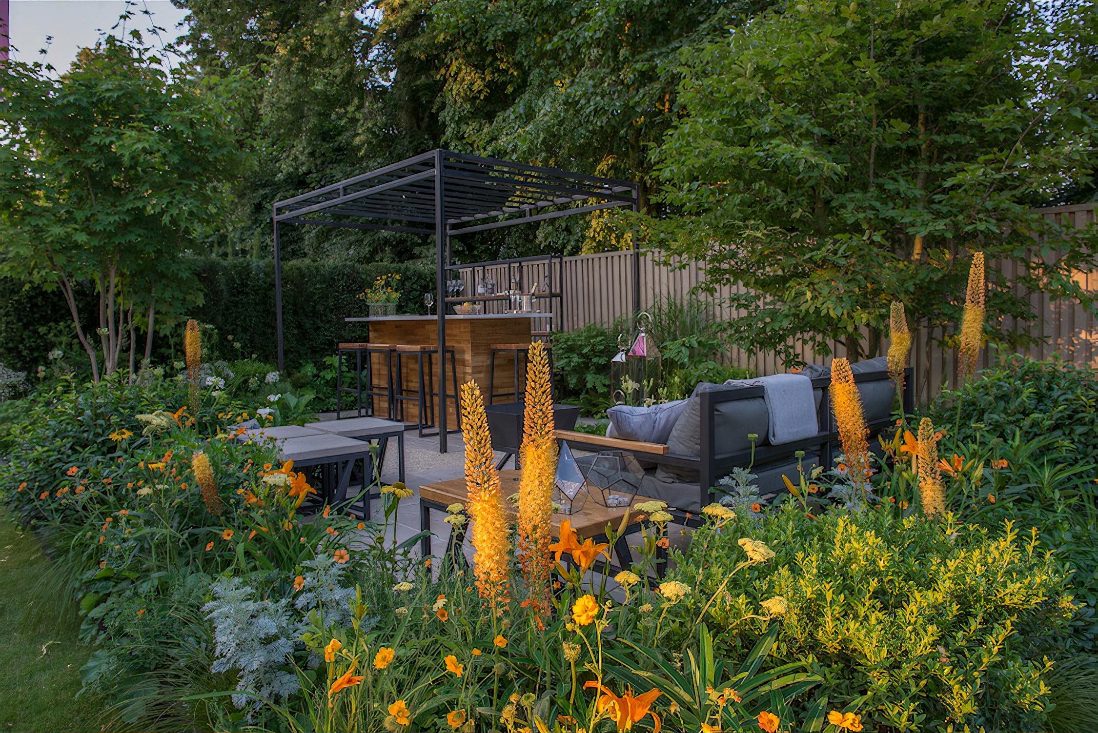 The Landform Garden Bar Hampton Court Flower Show 2018 by garden ...